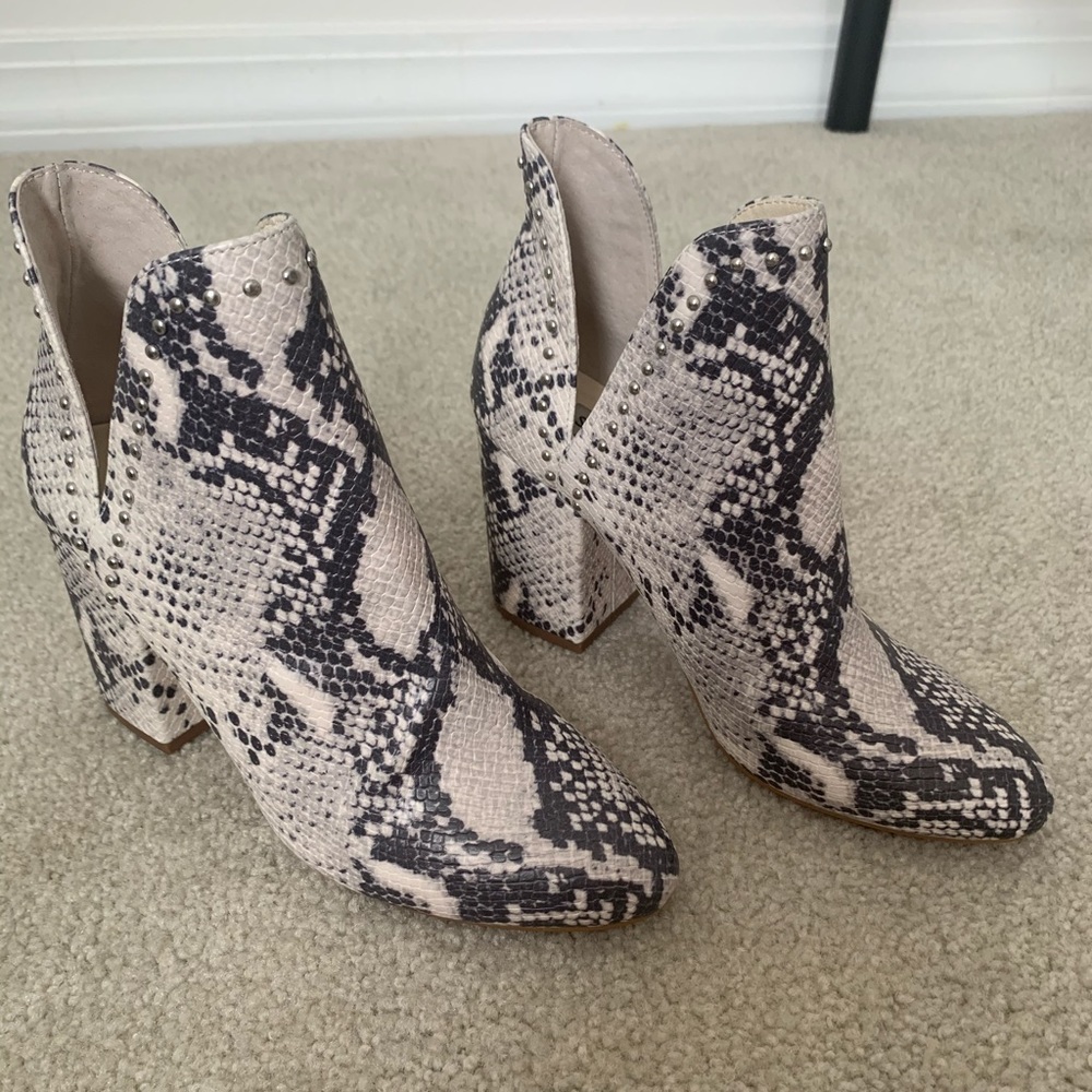 Steve Madden “rookie bootie”